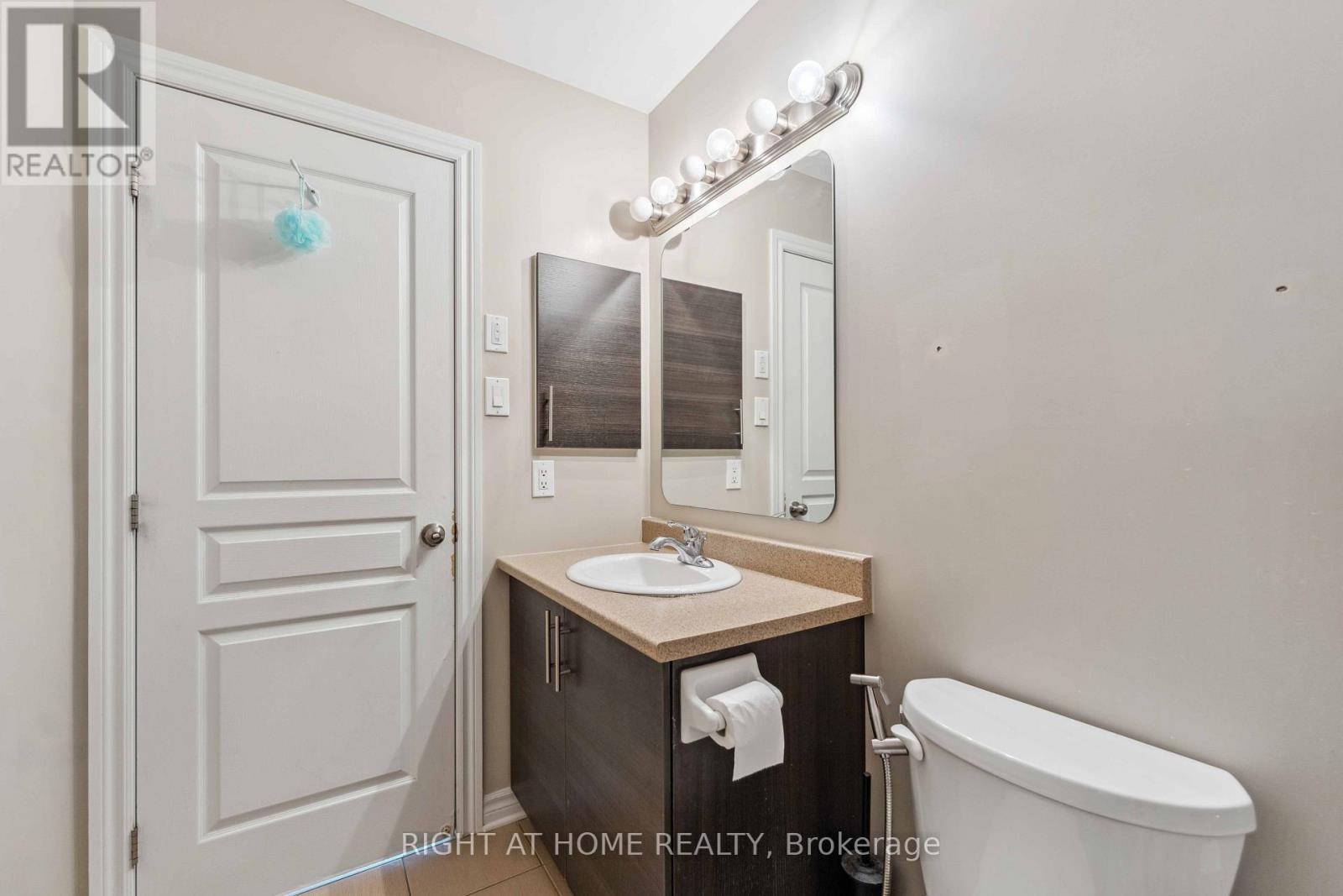 300 Cooks Mill Crescent Property Photo 40