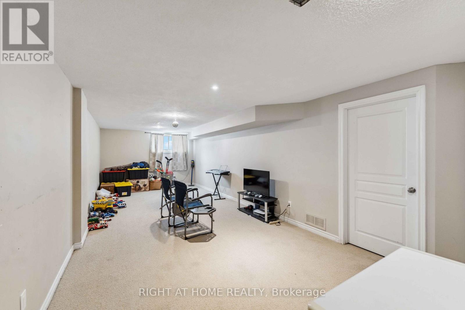 300 Cooks Mill Crescent Property Photo 41