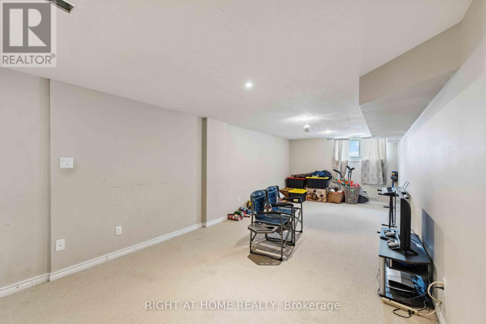 300 Cooks Mill Crescent Property Photo 43
