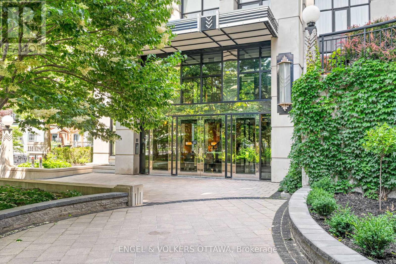 711 - 235 KENT STREET Property Photo 1