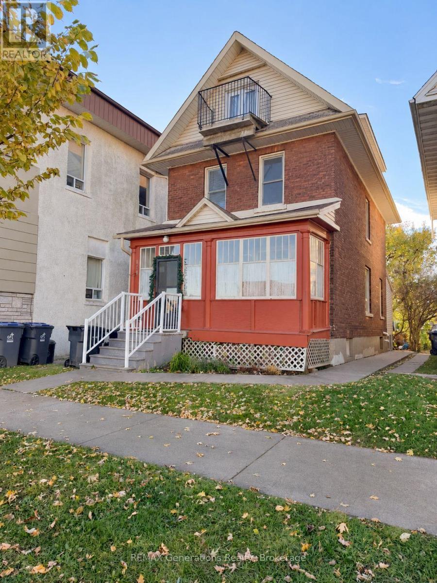629 Vickers Street S Property Photo 1