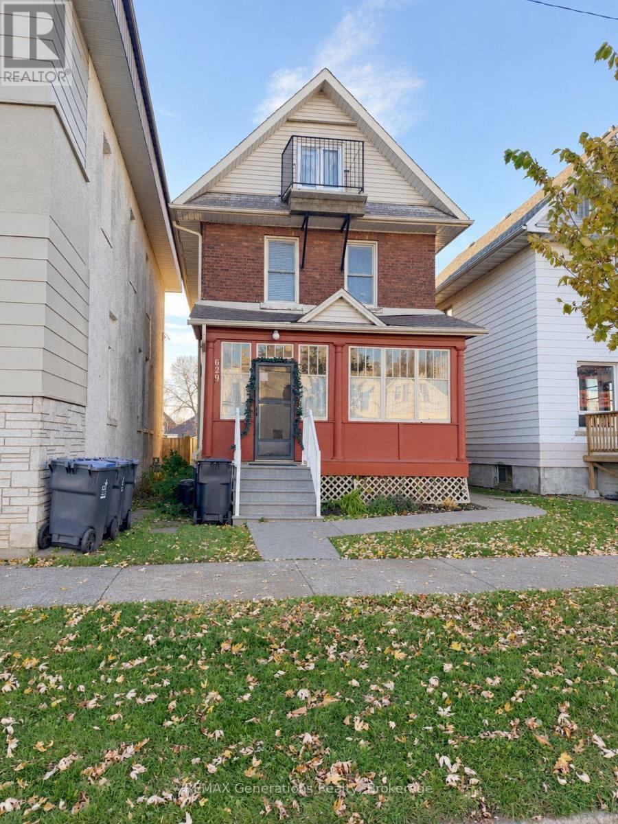629 Vickers Street S Property Photo 2