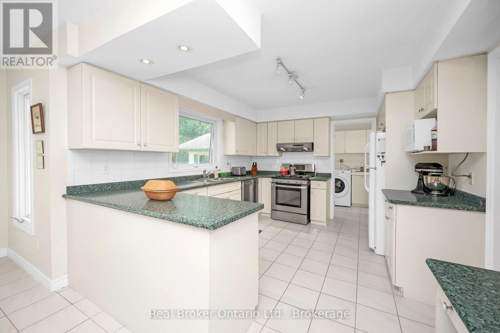 849 Caistorville Road Property Photo 18