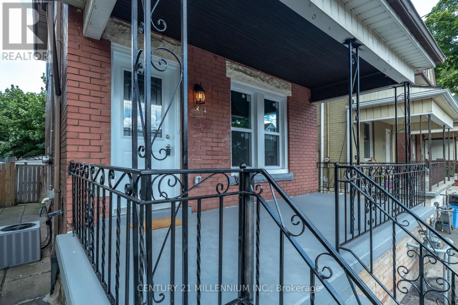 242 Balmoral Avenue N Property Photo 3