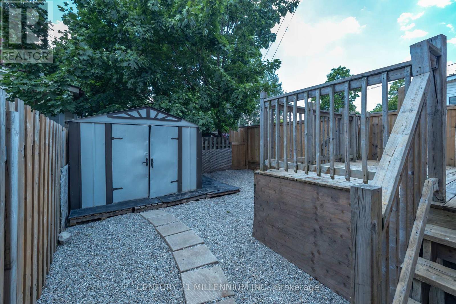 242 Balmoral Avenue N Property Photo 6