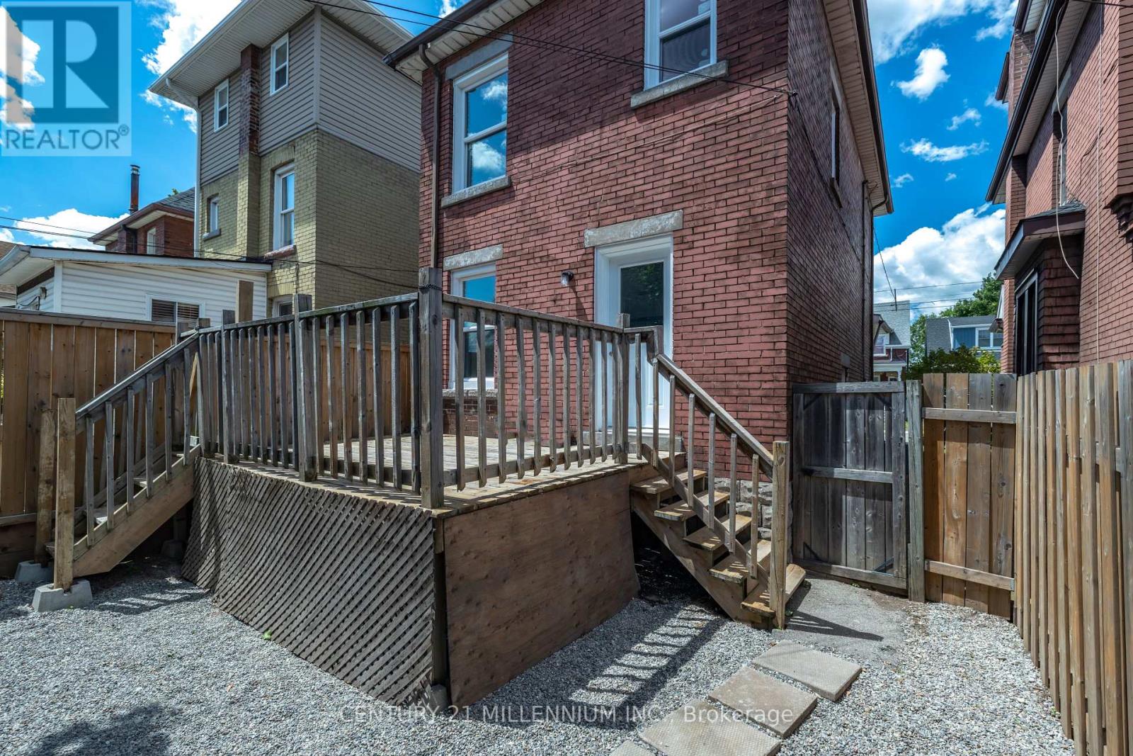 242 Balmoral Avenue N Property Photo 9