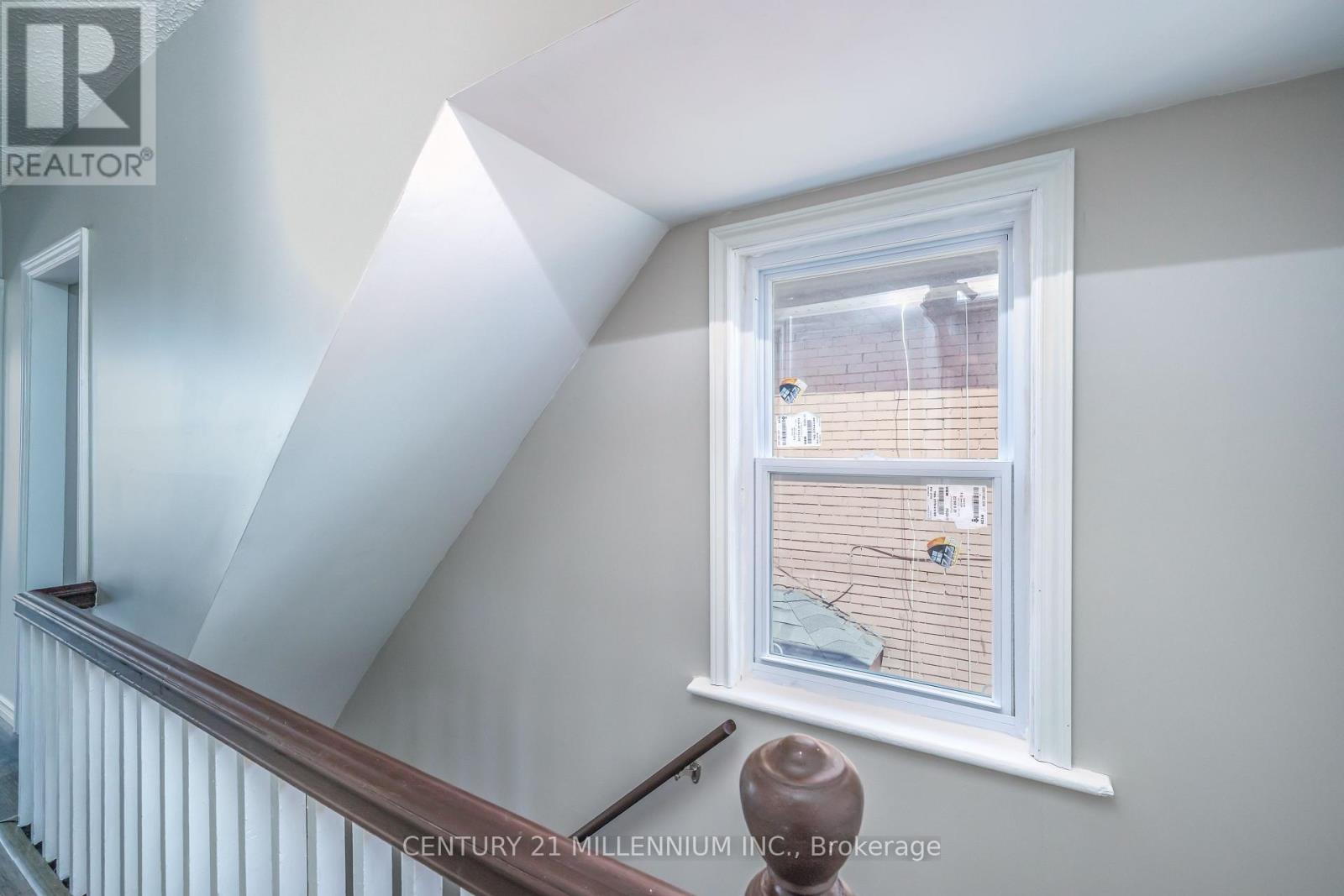 242 Balmoral Avenue N Property Photo 19