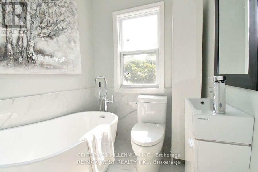 242 Balmoral Avenue N Property Photo 24
