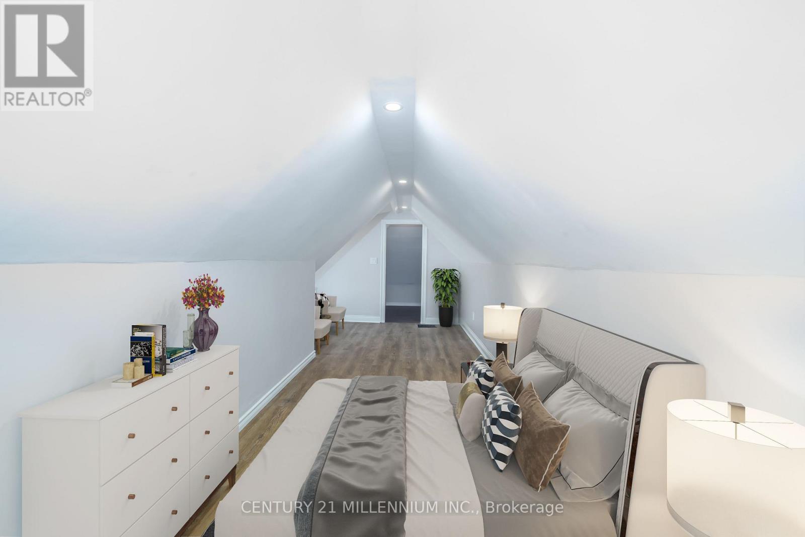 242 Balmoral Avenue N Property Photo 27