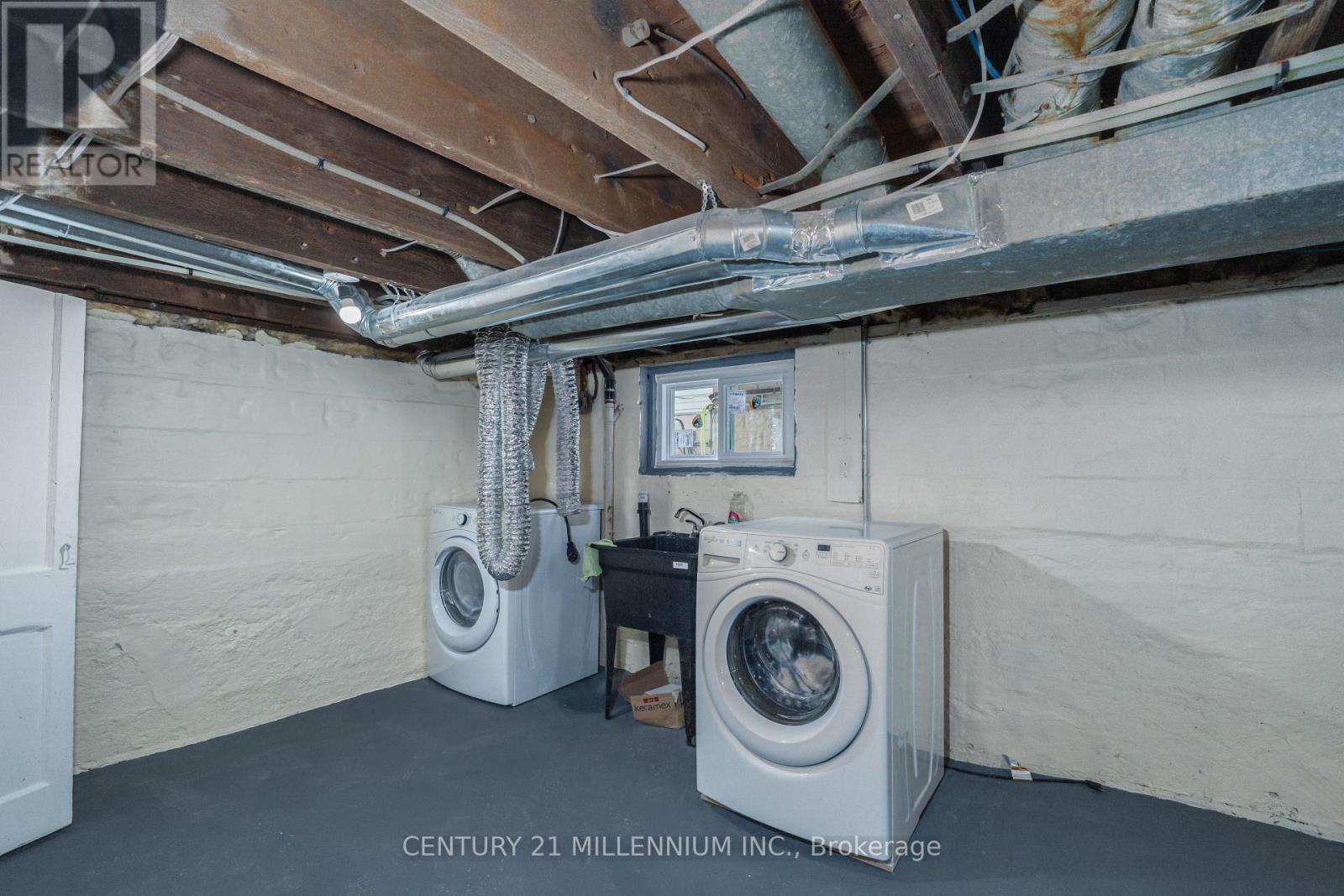 242 Balmoral Avenue N Property Photo 30