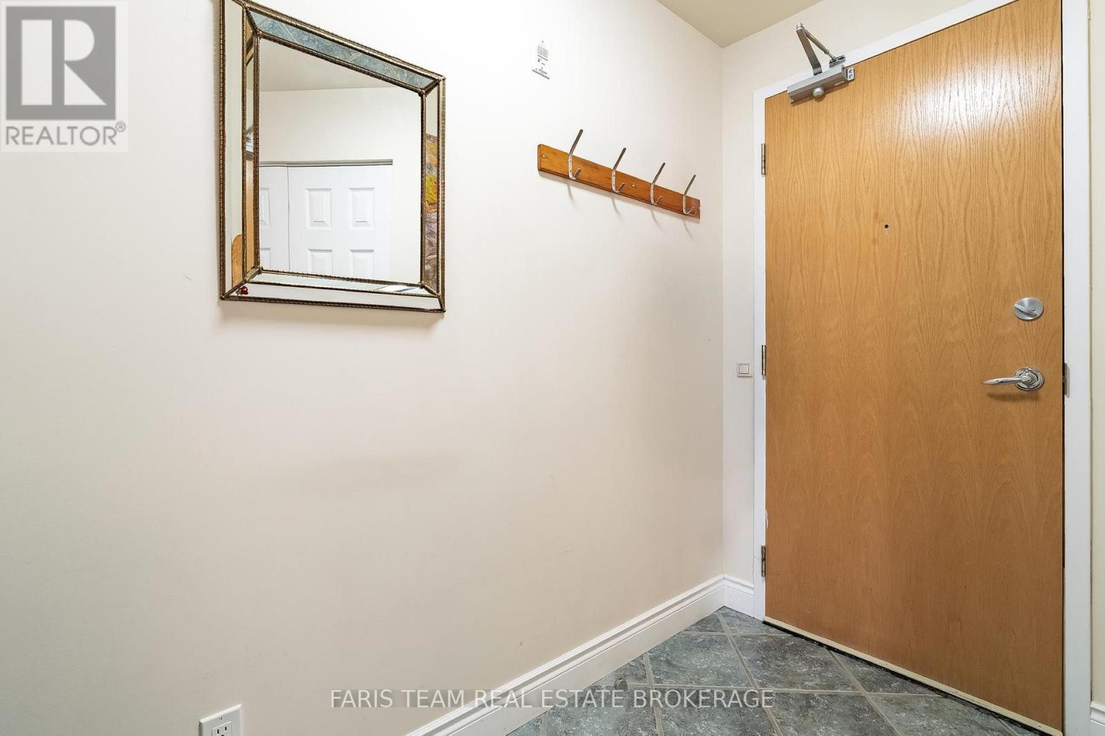 301 - 10 Bay Street E Property Photo 7