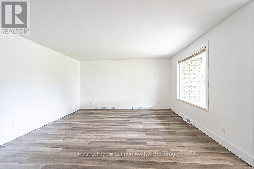 356 Kingsway Avenue Property Photo 5
