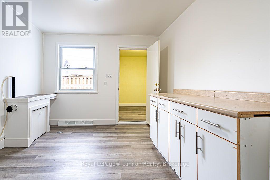 356 Kingsway Avenue Property Photo 12