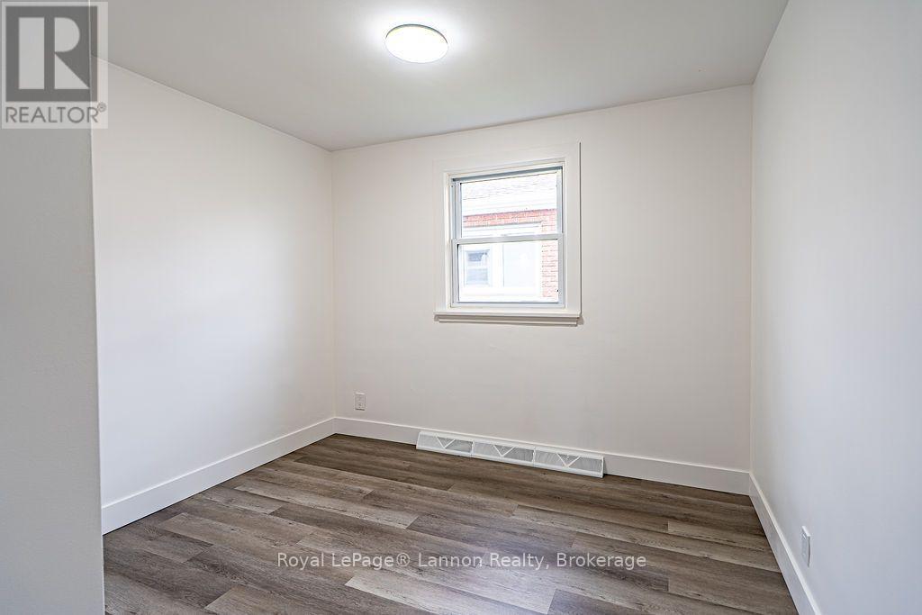 356 Kingsway Avenue Property Photo 16