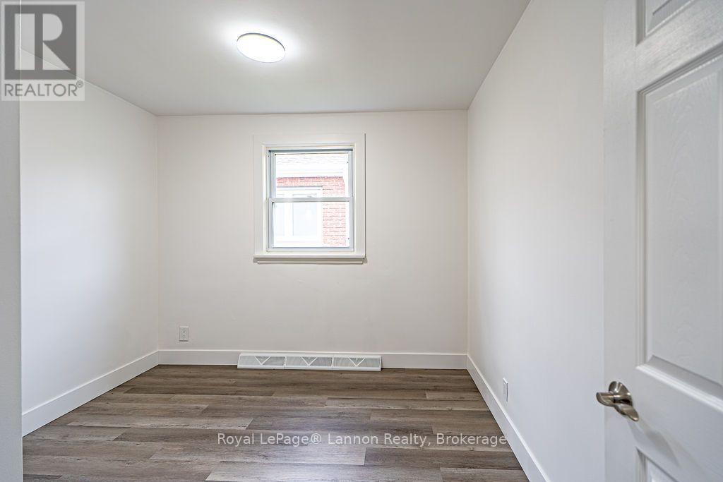 356 Kingsway Avenue Property Photo 17