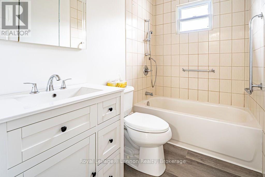 356 Kingsway Avenue Property Photo 23