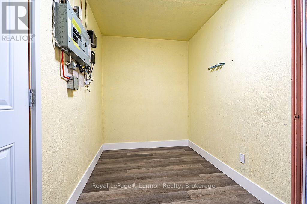 356 Kingsway Avenue Property Photo 26