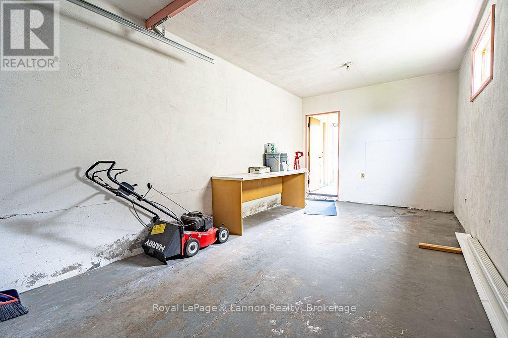 356 Kingsway Avenue Property Photo 28