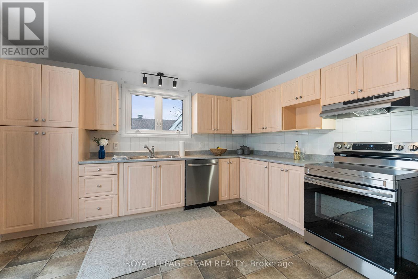 61 Herman Street Property Photo 9