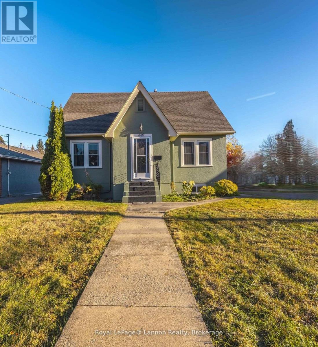 349 Algoma Street N Property Photo 1
