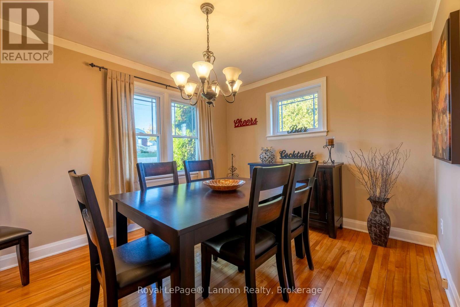349 Algoma Street N Property Photo 5