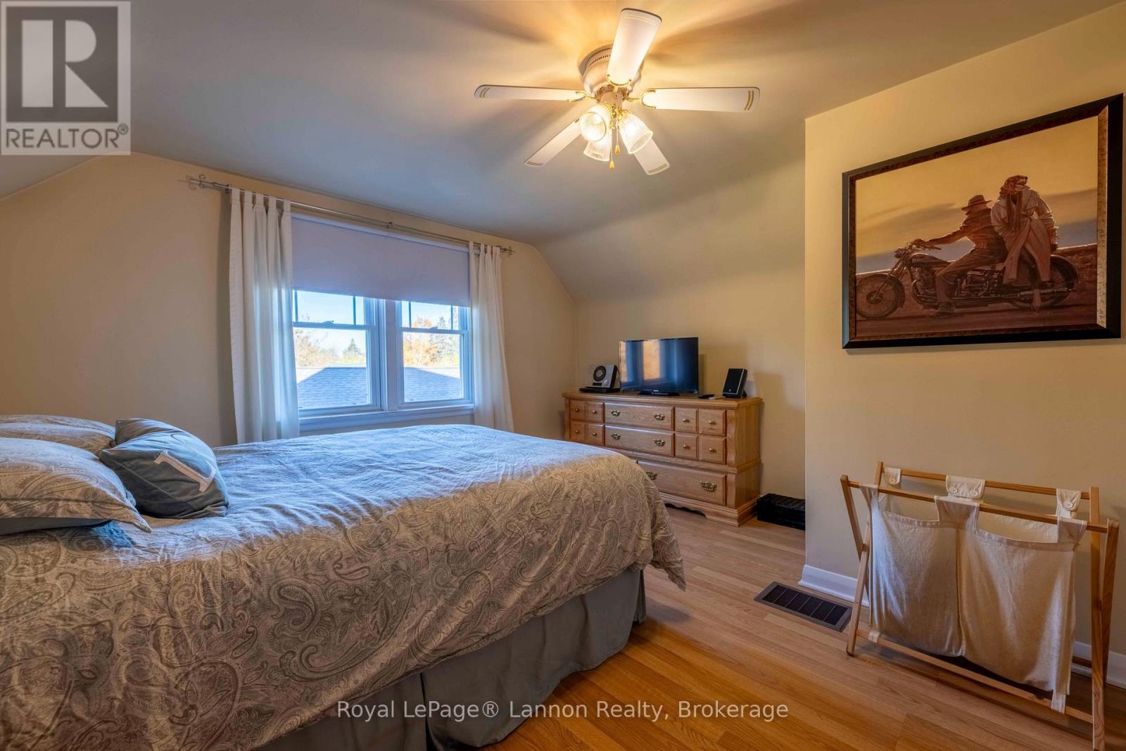 349 Algoma Street N Property Photo 17