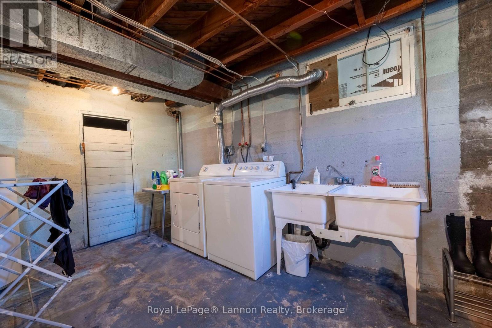 349 Algoma Street N Property Photo 22