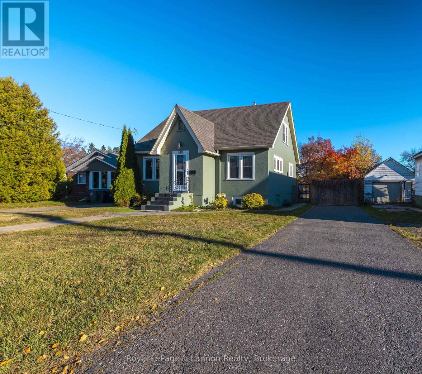 349 Algoma Street N Property Photo 28