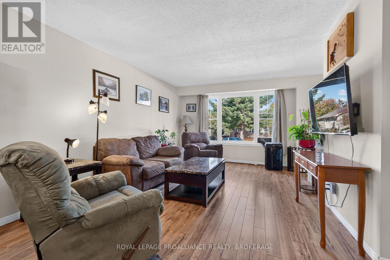 464 Henrietta Street Property Photo 4