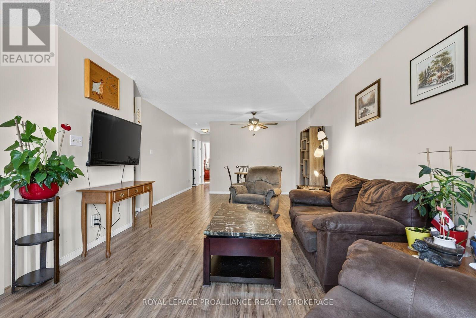 464 Henrietta Street Property Photo 6