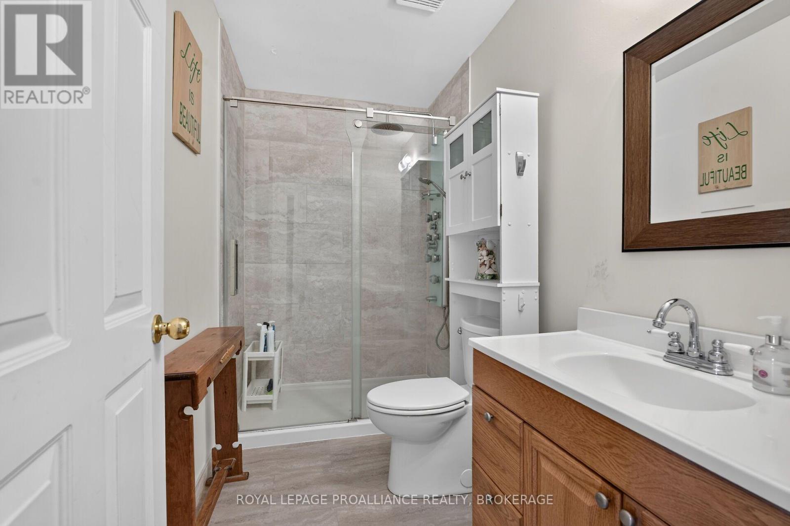 464 Henrietta Street Property Photo 15