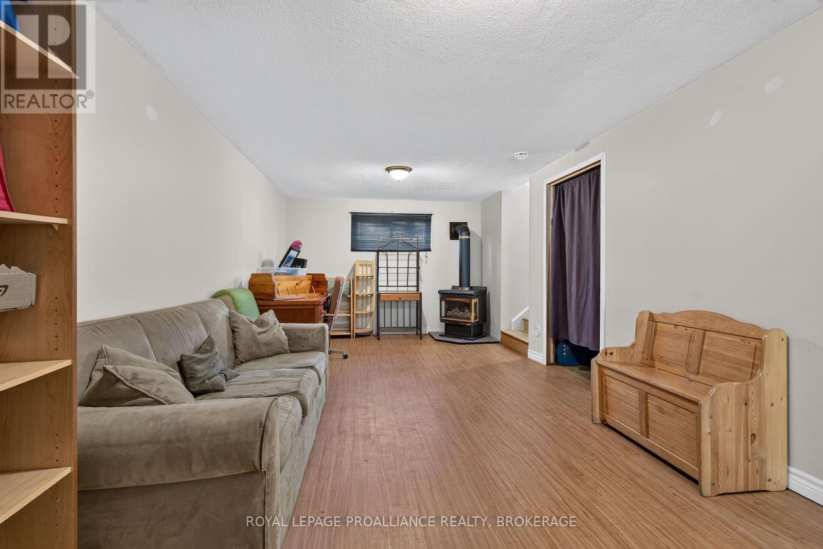 464 Henrietta Street Property Photo 22