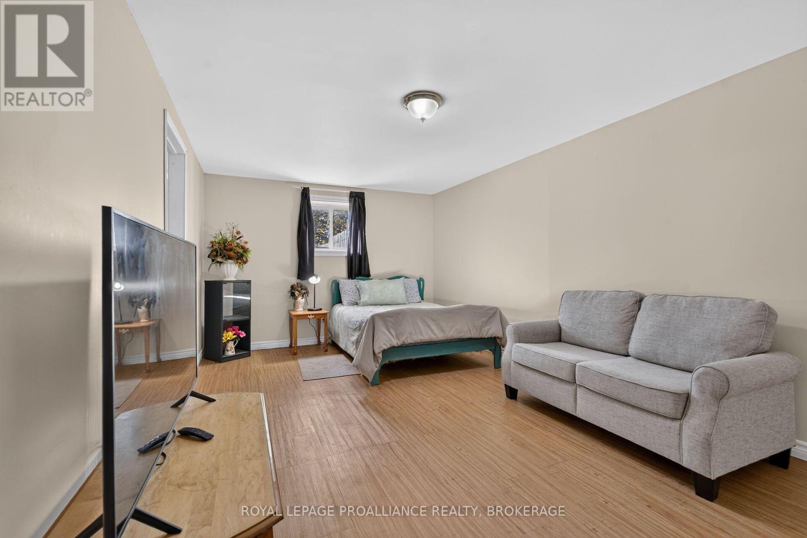 464 Henrietta Street Property Photo 24