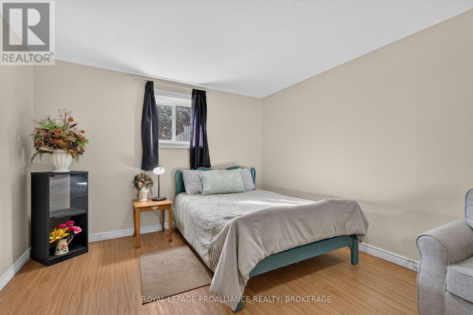 464 Henrietta Street Property Photo 25