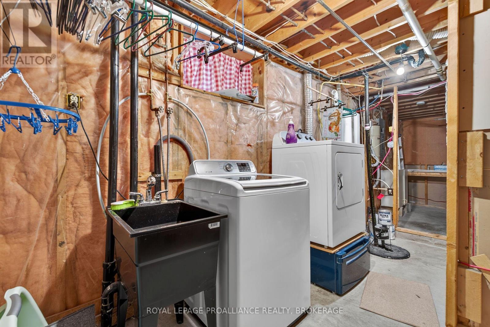 464 Henrietta Street Property Photo 28