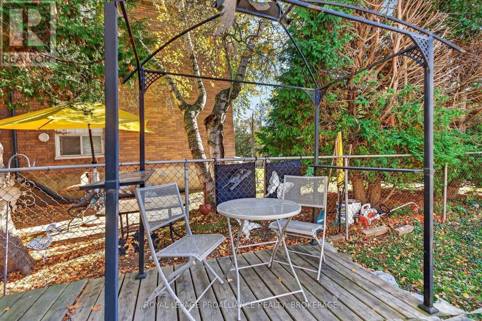 464 Henrietta Street Property Photo 30