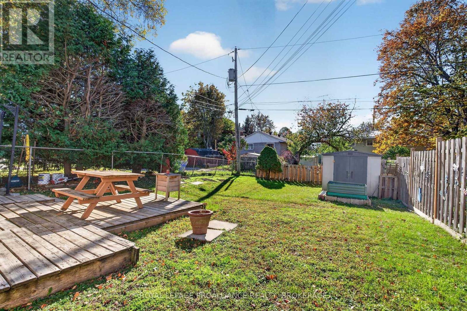 464 Henrietta Street Property Photo 33