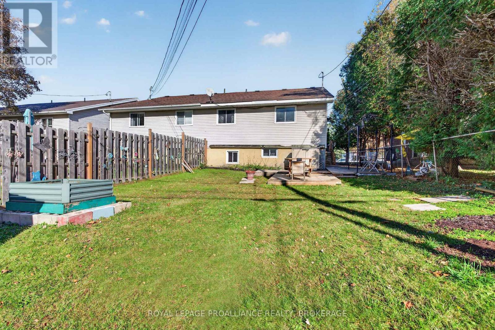 464 Henrietta Street Property Photo 34