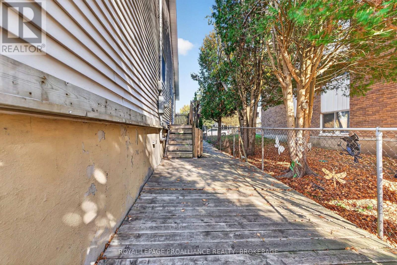 464 Henrietta Street Property Photo 35
