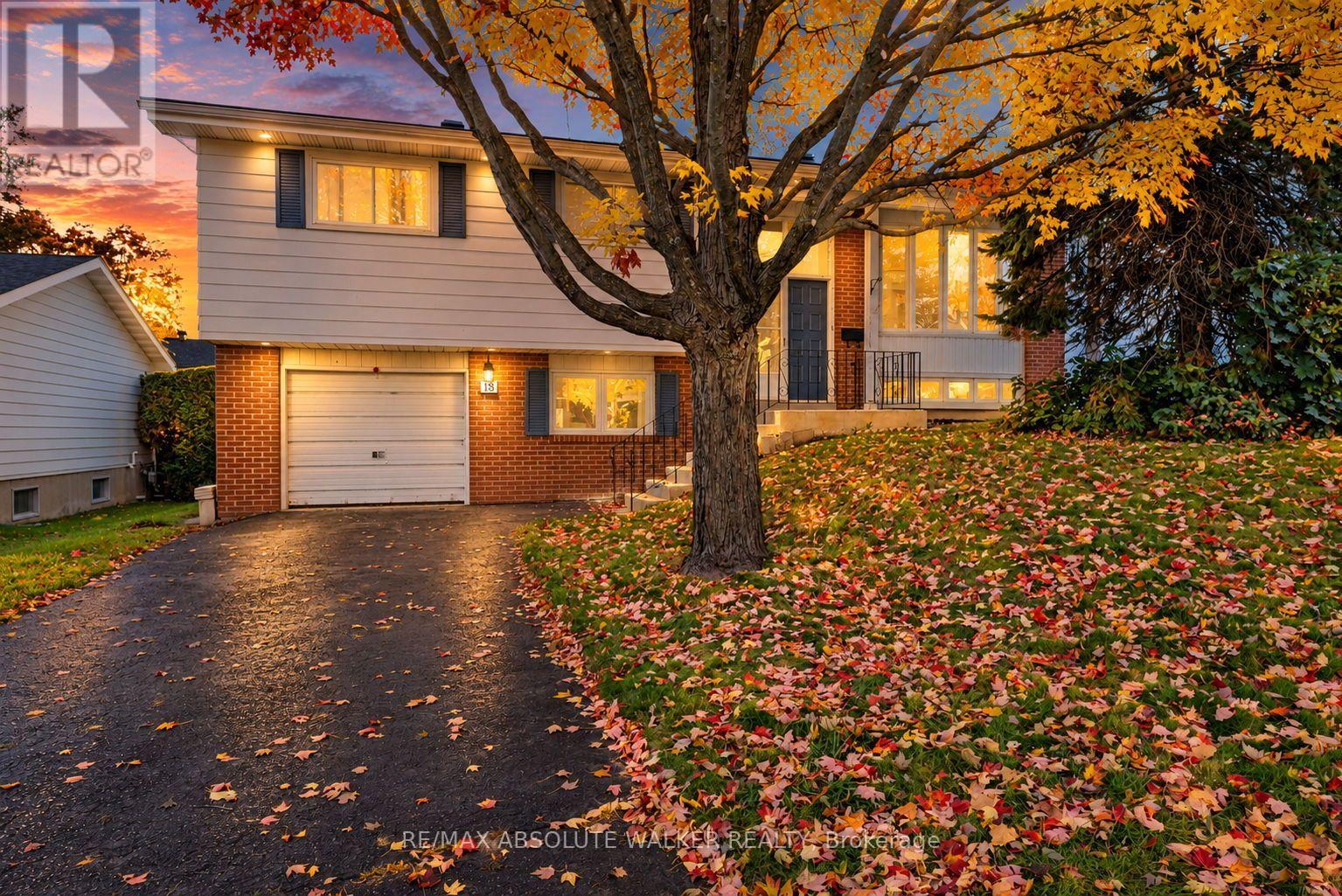 18 Silver Aspen Crescent Property Photo 2