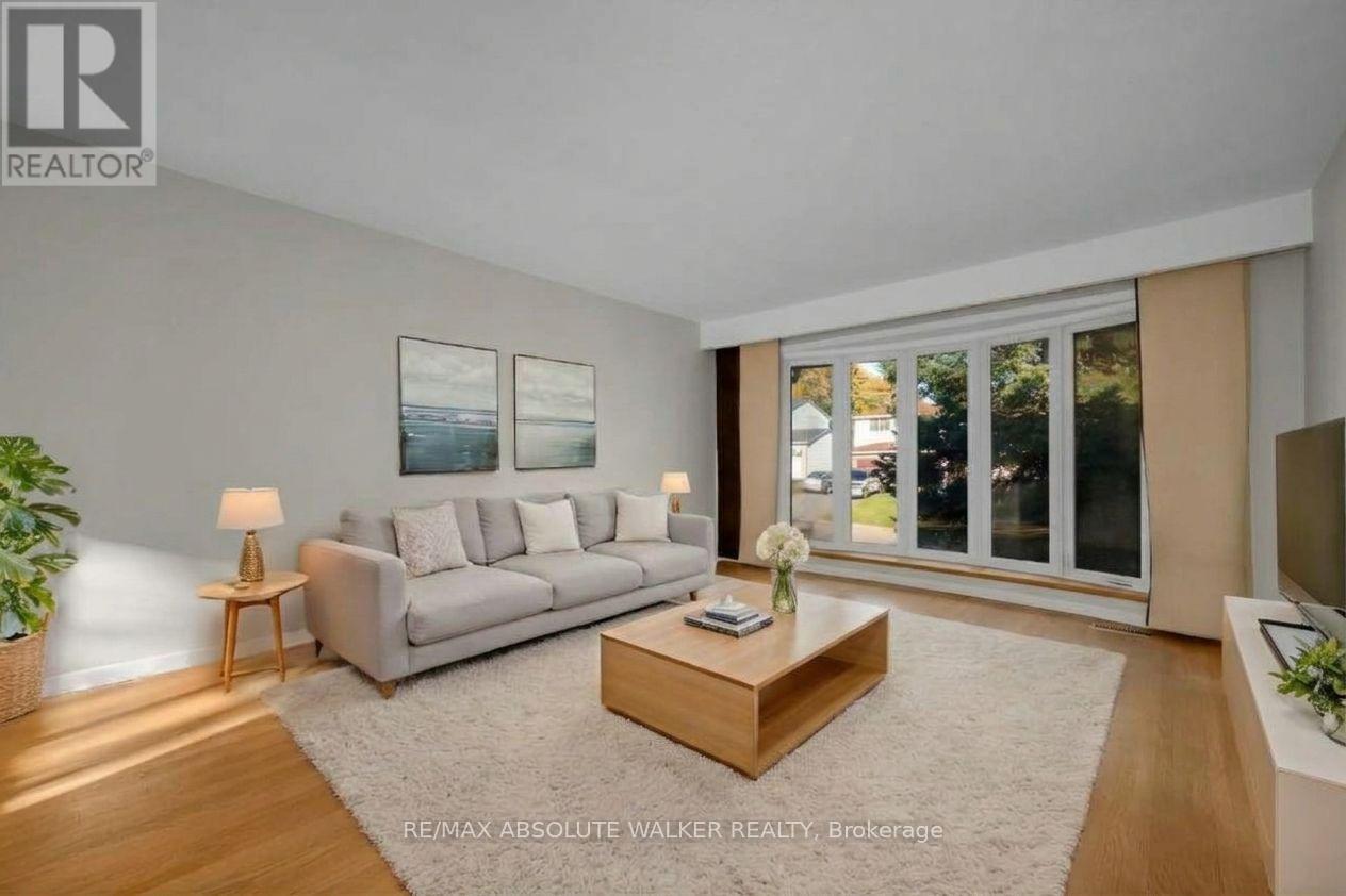18 Silver Aspen Crescent Property Photo 4