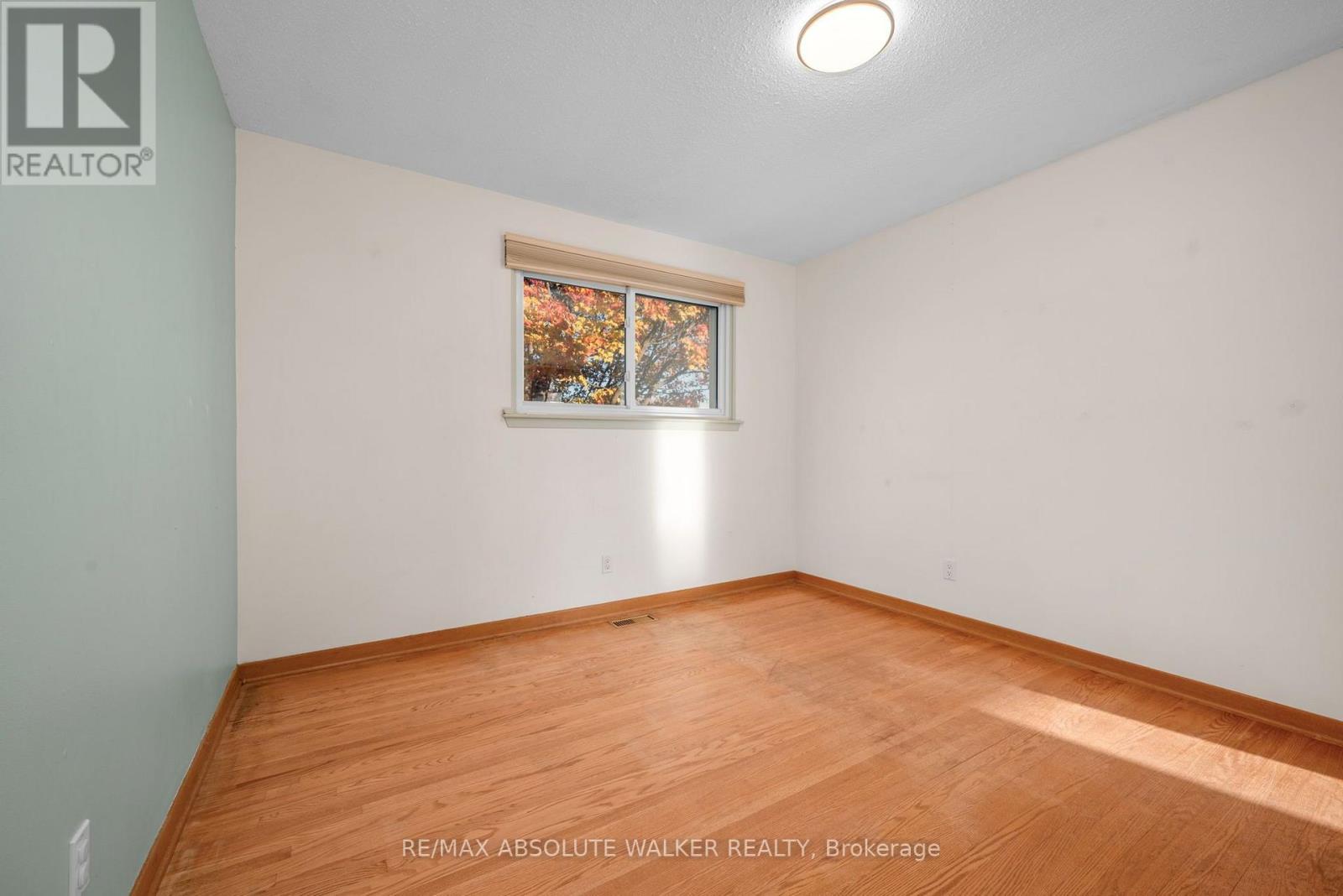 18 Silver Aspen Crescent Property Photo 24