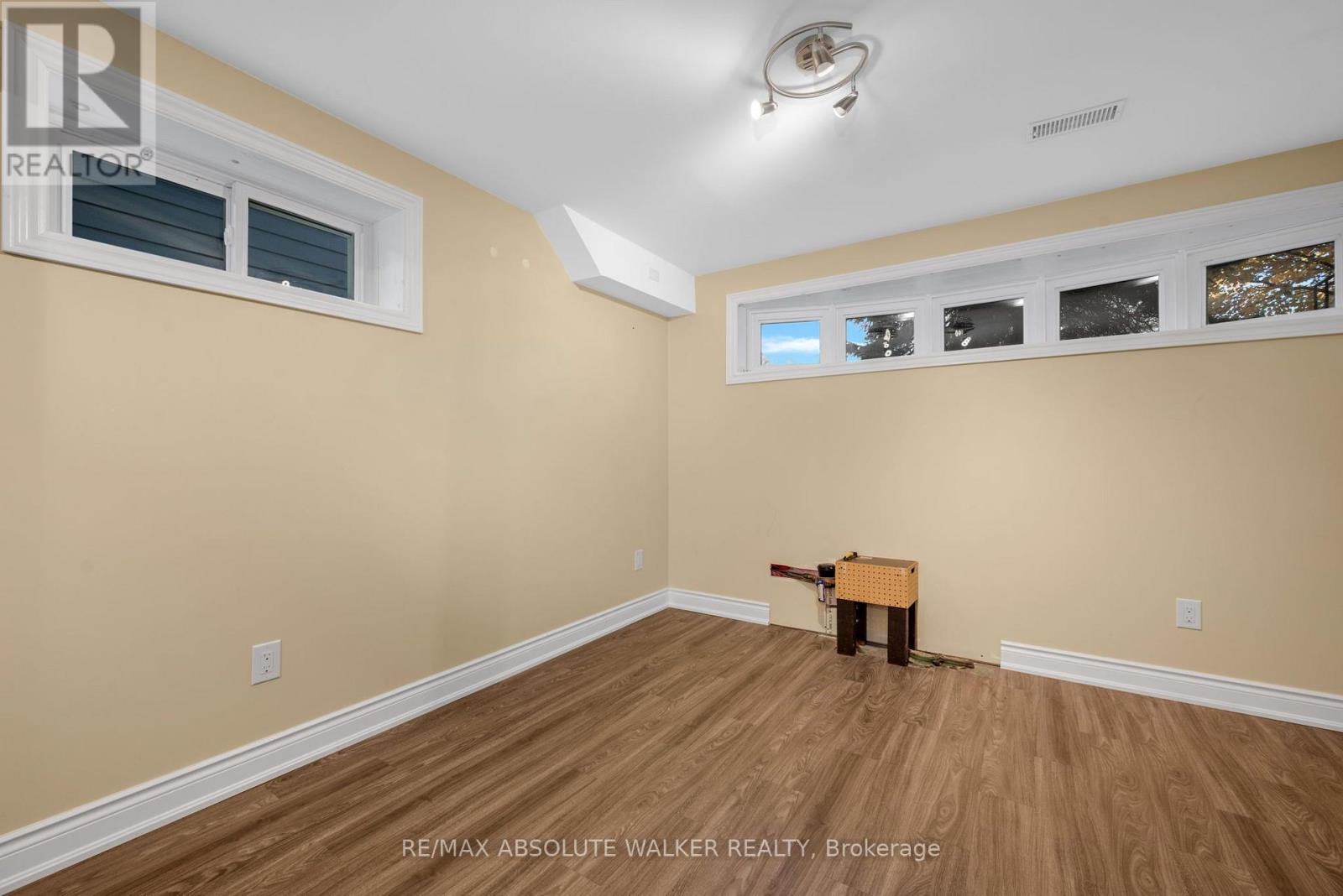 18 Silver Aspen Crescent Property Photo 29