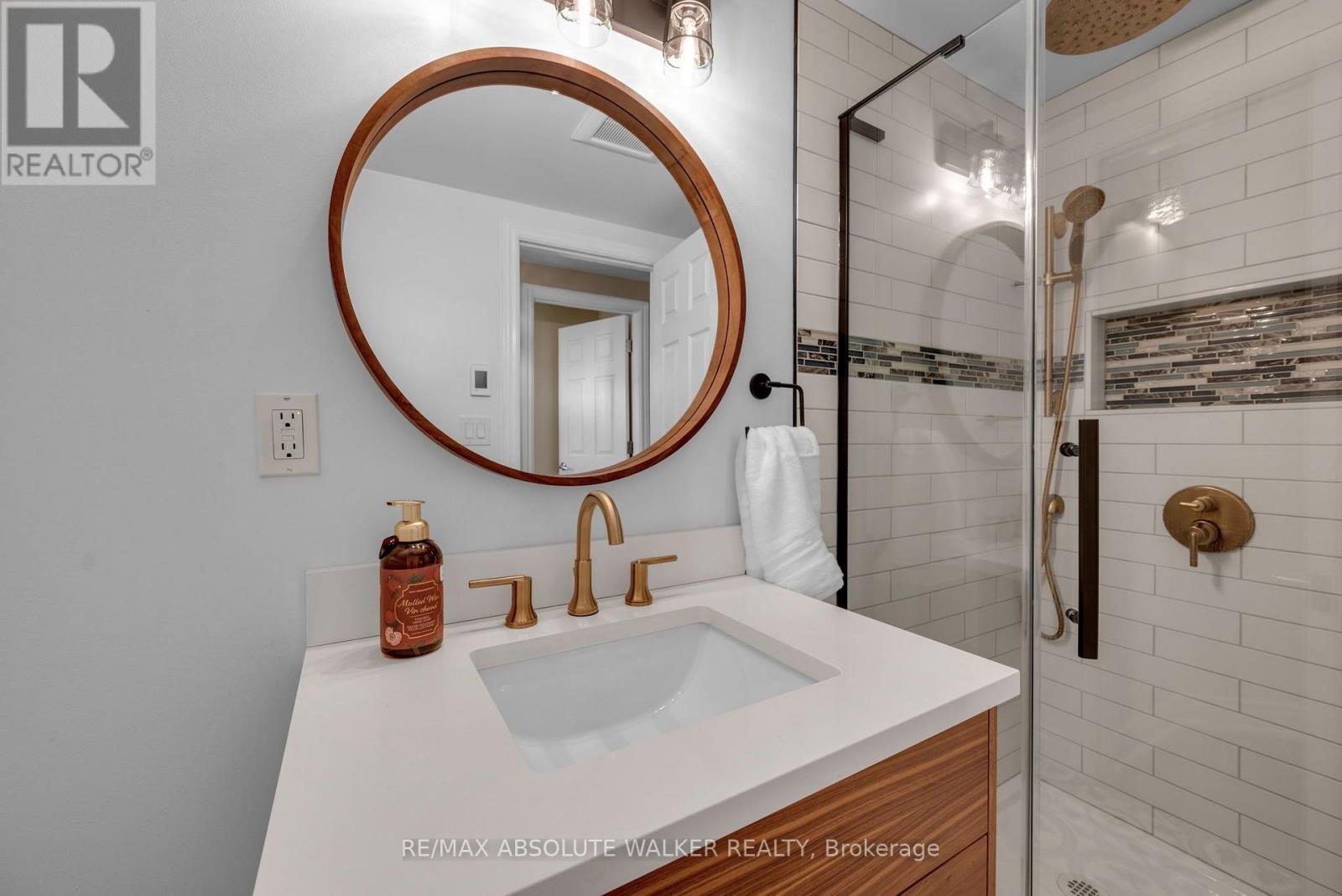 18 Silver Aspen Crescent Property Photo 35