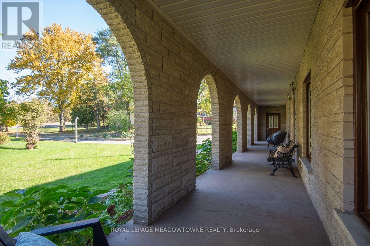 805 Centre Road Property Photo 5