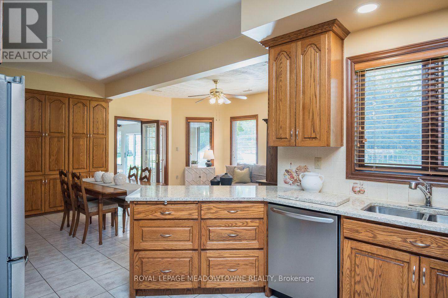 805 Centre Road Property Photo 12
