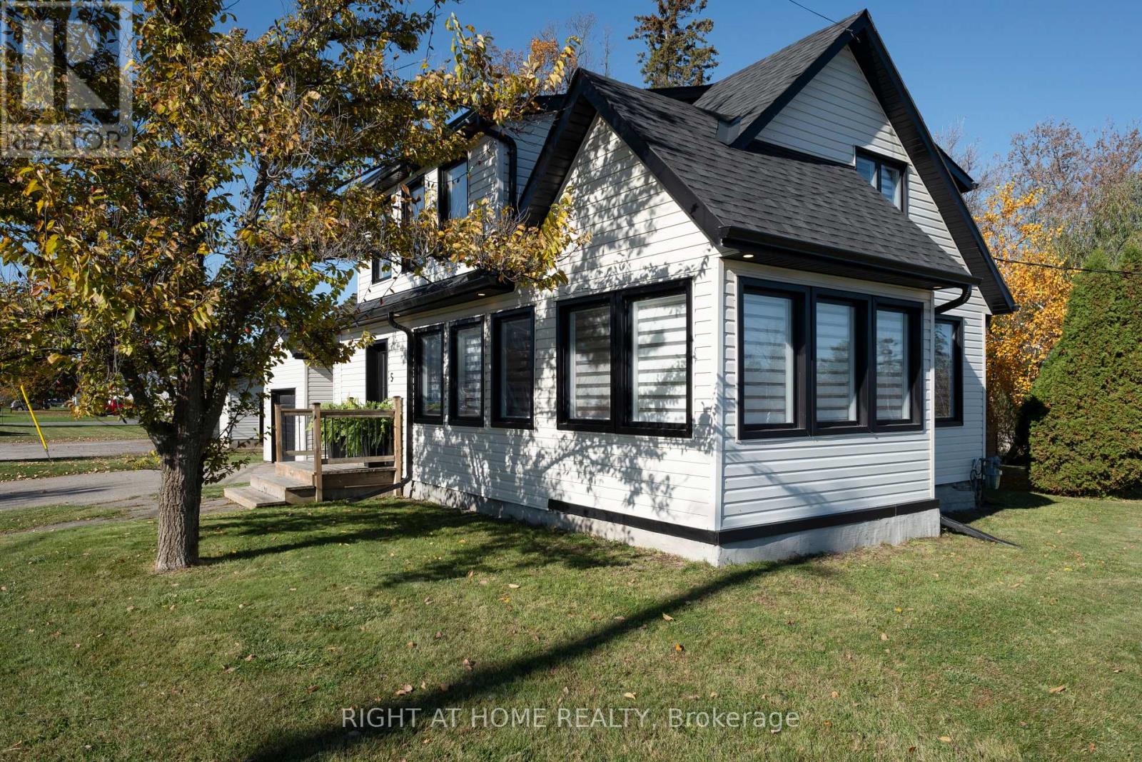 5 Stadaconna Street Property Photo 31