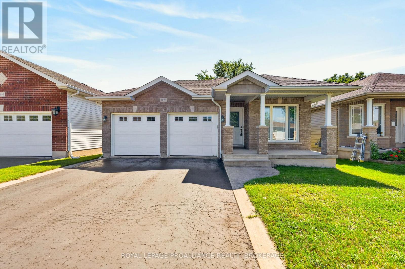 1097 Crossfield Avenue Property Photo 1