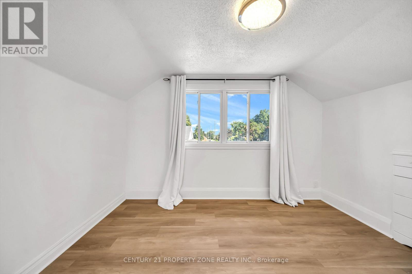 5977 Saint Marys Street Property Photo 17