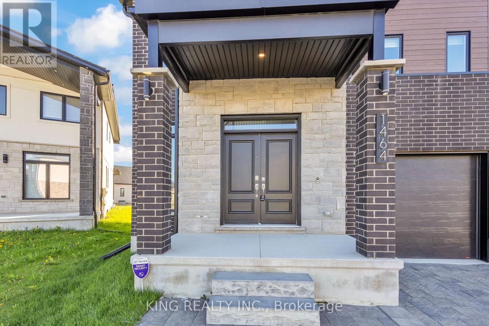 1464 Medway Park Drive Property Photo 8